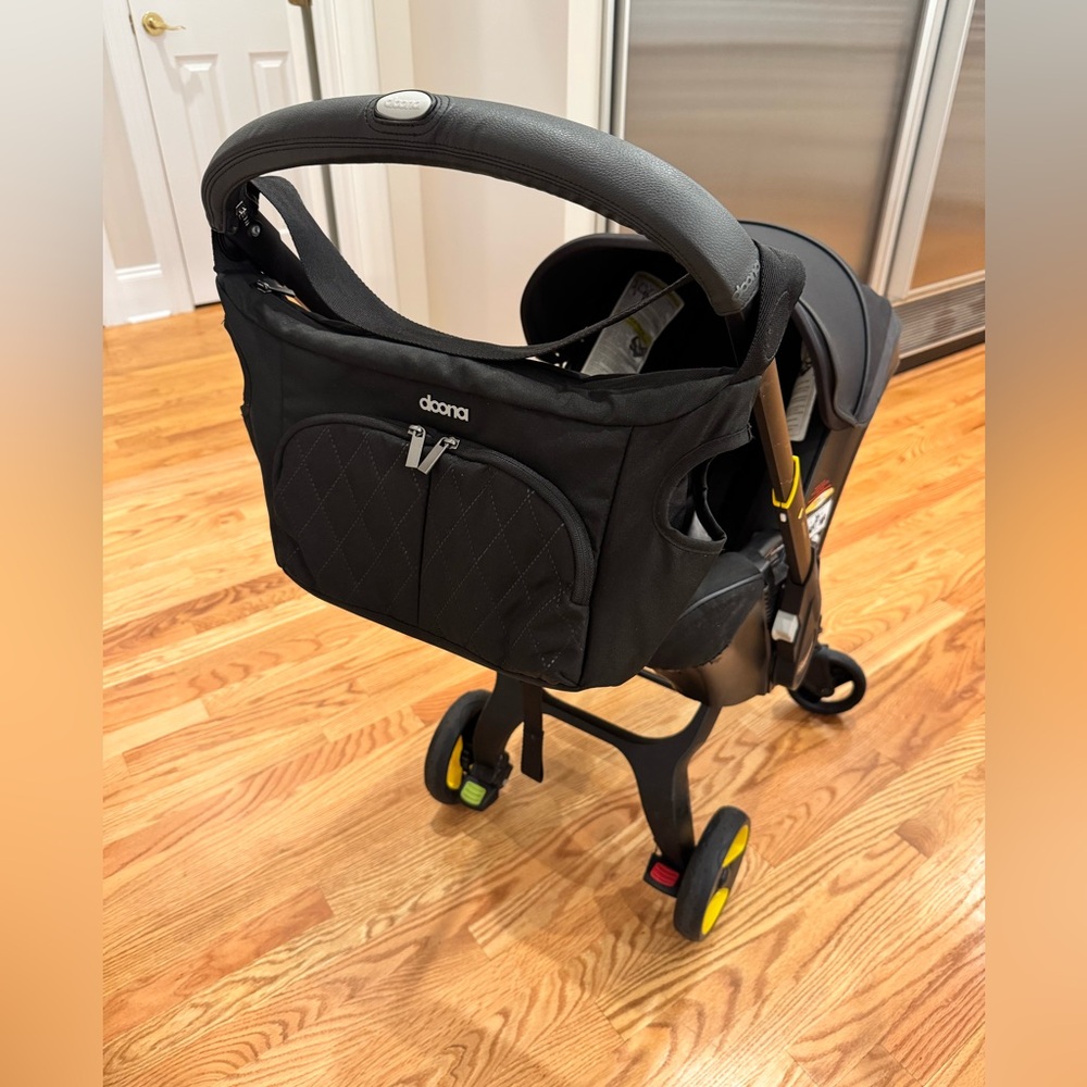 Doona™ Special Edition Infant Car Seat/Stroller & Base - Picture 2 of 15